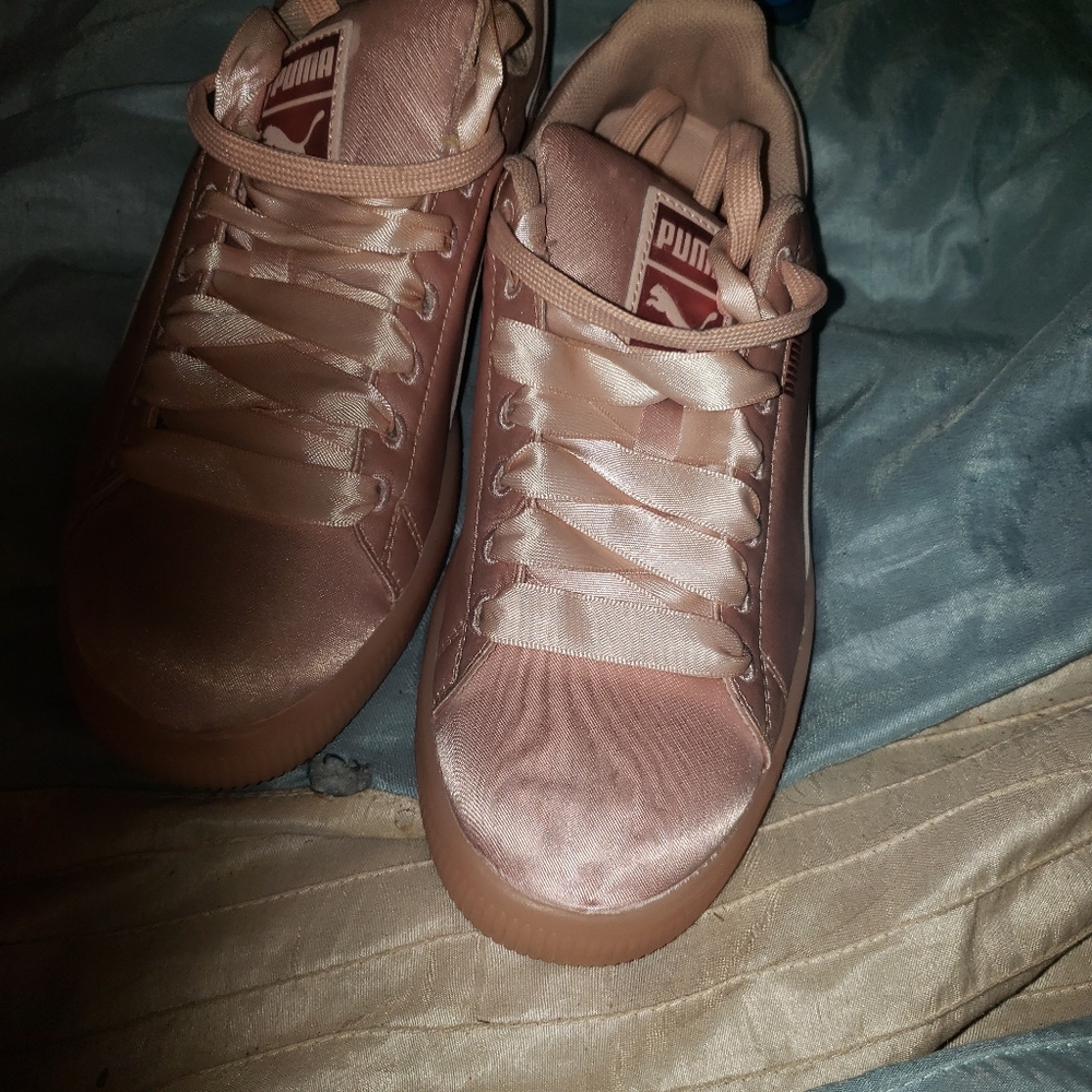 Puma tennis shoes